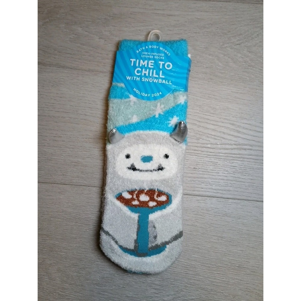 BATH AND BODY WORKS TIME TO CHILL WITH SNOWBALL SHEA INFUSED LOUNGE Socks Med